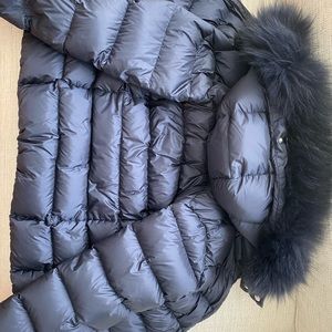 Girls down jacket.(10)